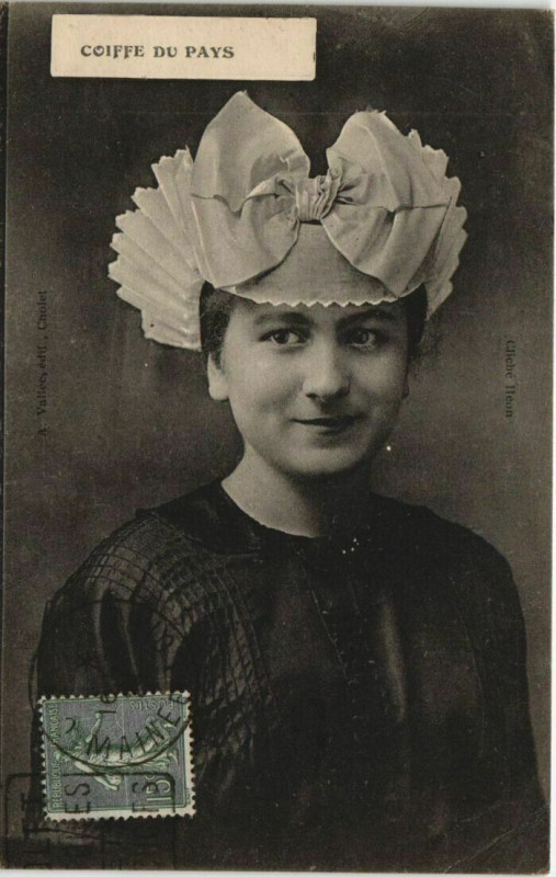 Carte postale ancienne Coiffe du pays