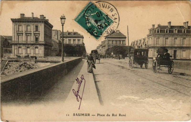 Carte postale ancienne Saumur place du Roi René à Saumur