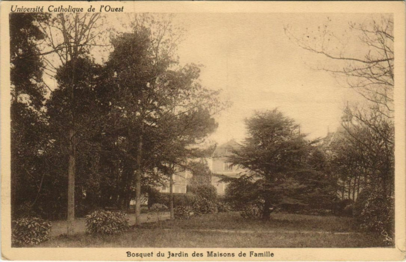 Carte postale ancienne Angers Maisons de Famille Bosquet du jardin à Angers