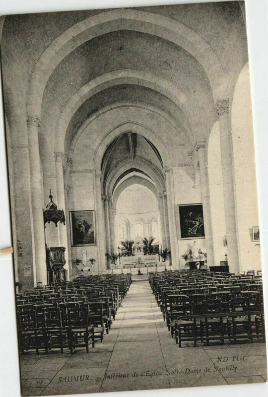 Carte postale ancienne Saumur Eglise de N.-D. De Nantilly Intérieur à Saumur