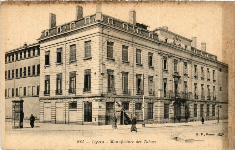 Carte postale ancienne Lyon - Manufacture des Tabacs à Lyon