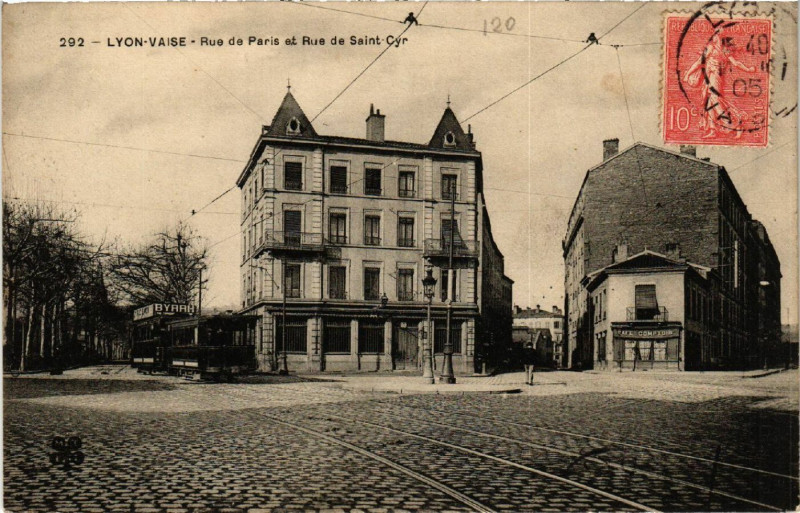 Carte postale ancienne Lyon-Vaise - Rue de Paris et Rue de Saint-Cyr à Lyon