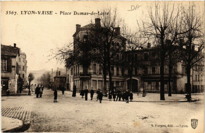 Carte postale ancienne Lyon-Vaise - Place Dumas de Loire à Lyon
