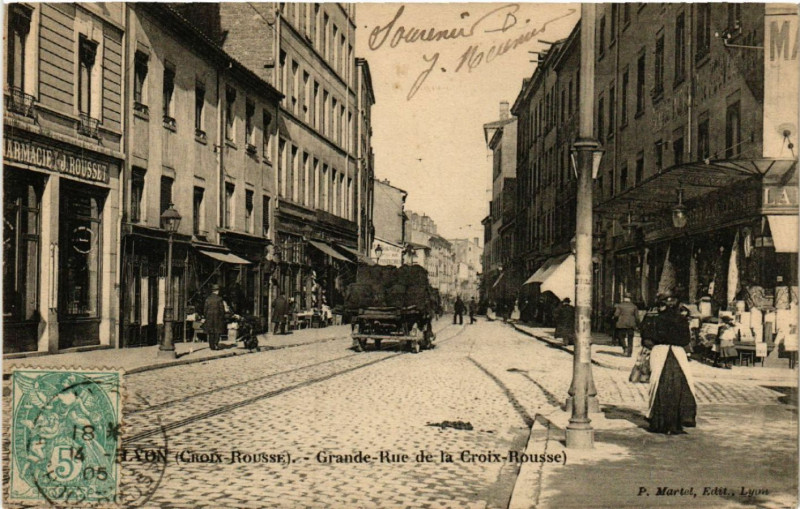 Carte postale ancienne Lyon - Grande Rue de la Croix Rousse à Lyon