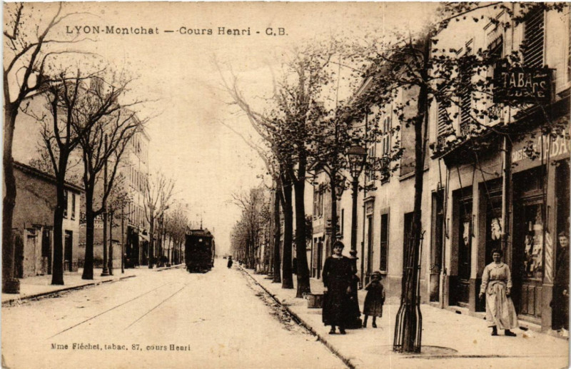 Carte postale ancienne Lyon - Montchat - Cours Henri à Lyon