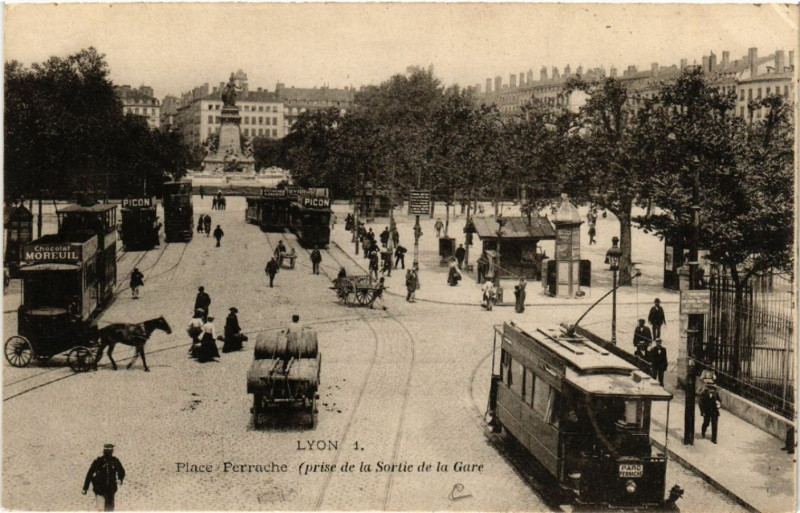 Carte postale ancienne Lyon - Place Perrache à Lyon
