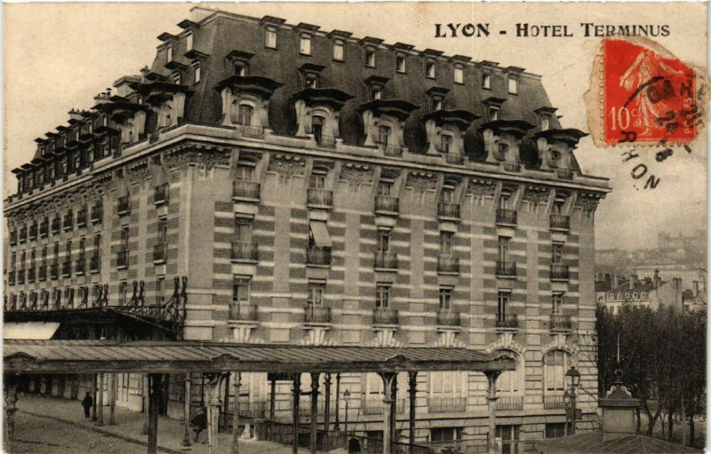 Carte postale ancienne Lyon - Hotel Terminus à Lyon