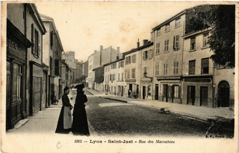 Carte postale ancienne Lyon - Saint-Just - Rue des Maccabées à Lyon