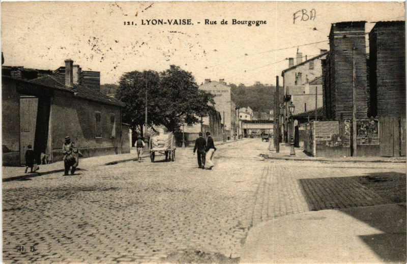 Carte postale ancienne Lyon-Vaise - Rue de Bourgogne à Lyon