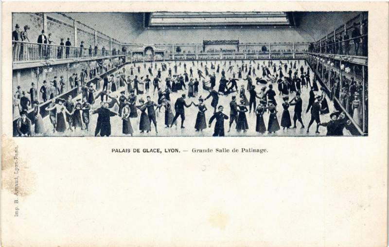 Carte postale ancienne Place de Glace - Lyon - Grande Salle de Patinage à Lyon