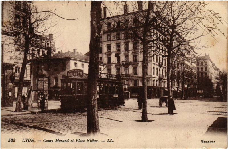 Carte postale ancienne Lyon - Cours Morand et Place Kleber à Lyon