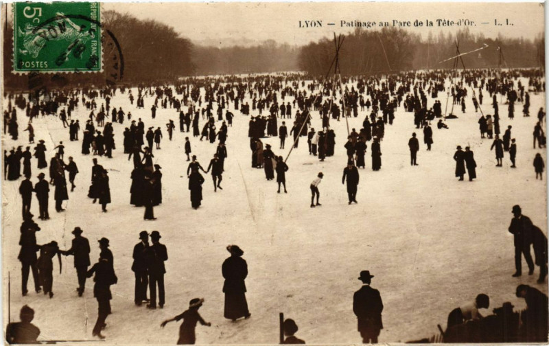 Carte postale ancienne Lyon - Patiange au Parc de la Tete d'Or à Lyon