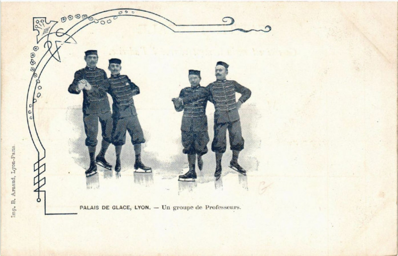Carte postale ancienne Place de Glace - Lyon - Un groupe de Professeurs à Lyon