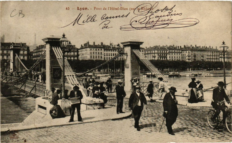 Carte postale ancienne Lyon - Pont de l'Hotel Dieu à Lyon