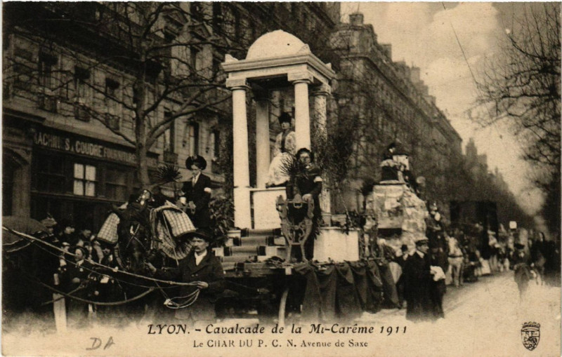 Carte postale ancienne Lyon - Cavalcade de la Mi Careme 1911 à Lyon