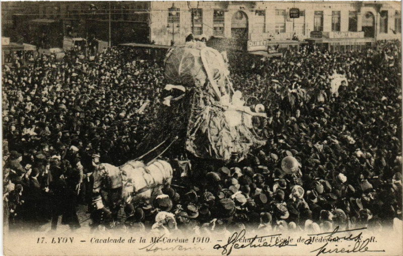 Carte postale ancienne Lyon - Cavalcade de la Mi-Careme 1910 à Lyon