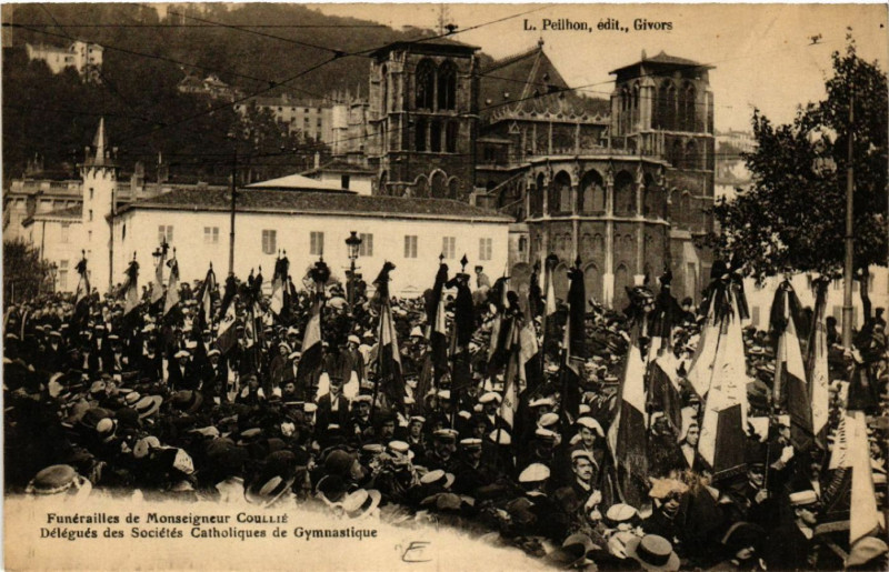 Carte postale ancienne Funerailles de Monsigneur Coullie - Delegues des Soicetes