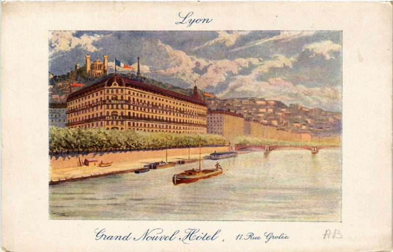 Carte postale ancienne Lyon - Grand Nouvel Hotel à Lyon