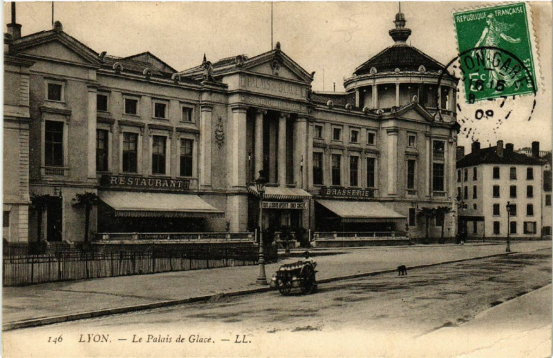 Carte postale ancienne Lyon - Le Palais de Glace à Lyon