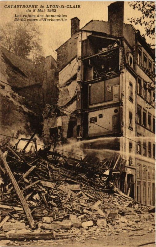 Carte postale ancienne Catastrophe de Lyon Saint-Clair à Caluire-et-Cuire