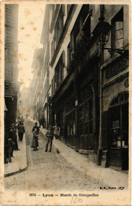 Carte postale ancienne Lyon - Montée du Gourgillon à Lyon