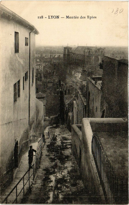 Carte postale ancienne Lyon - Montée des Epies à Lyon