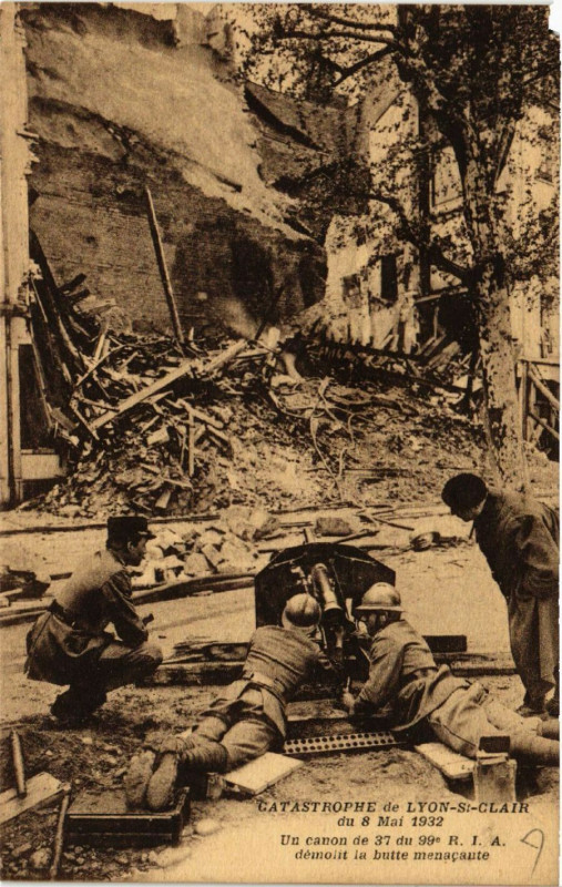 Carte postale ancienne Catastrophe de Lyon Saint-Clair à Lyon