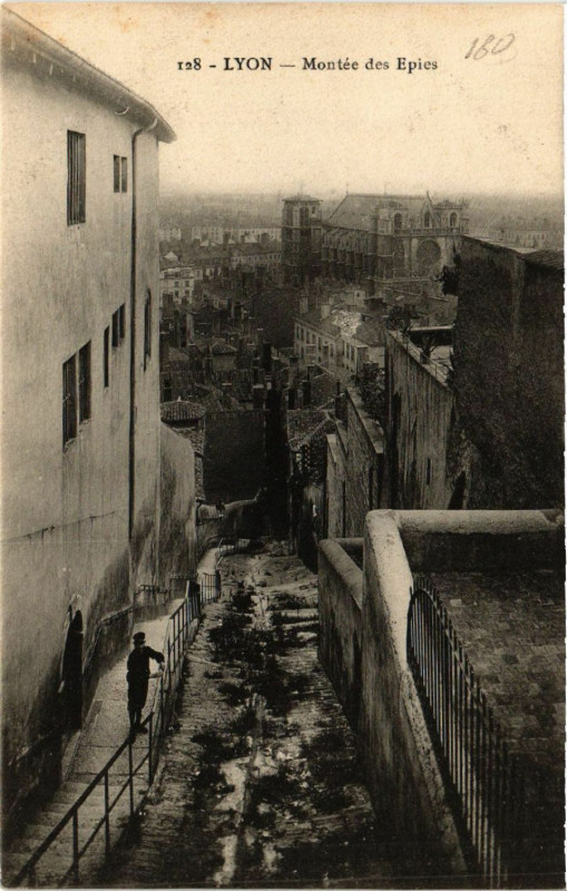 Carte postale ancienne Montée des Epies à Lyon 5e Arrondissement