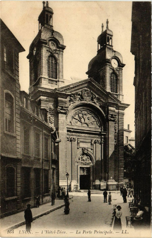 Carte postale ancienne Lyon - L'Hotel Dieu - La Porte Principale à Lyon