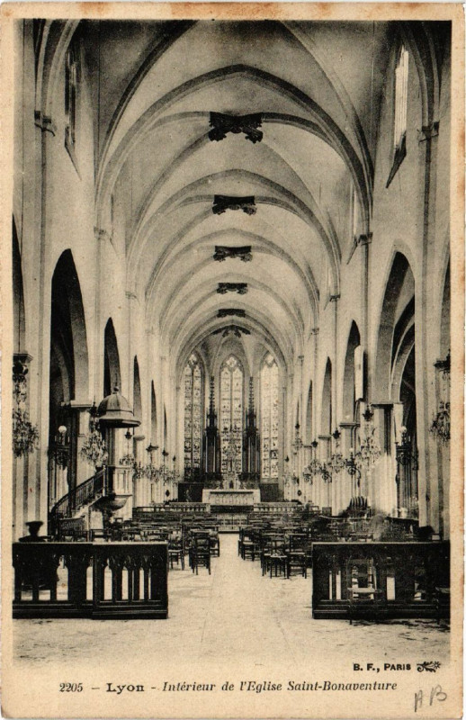 Carte postale ancienne Lyon - Intérieur de l'Eglise Saint-Bonaventure à Lyon