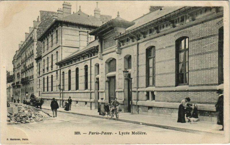 Carte postale ancienne Passy - Lycée Molière à Paris 16e