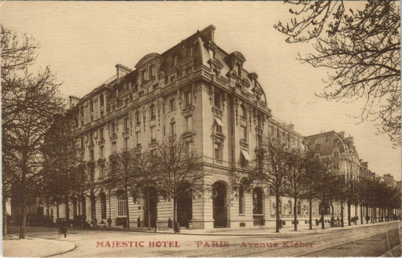 Carte postale ancienne Majestic Hôtel - Avenue Kléber à Paris 16e
