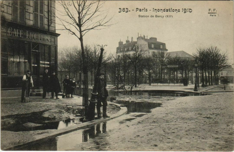 Carte postale ancienne Paris Inondation, Flood Station de bercy