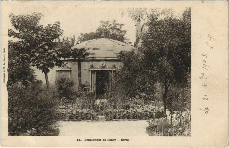 Carte postale ancienne Pensionnat de Passy - Serre à Paris 16e
