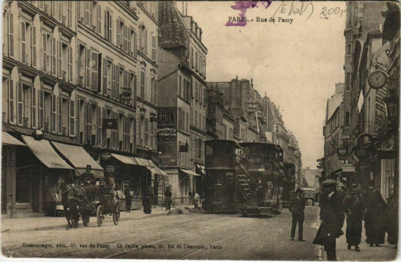 Carte postale ancienne Paris 16e rue de Passy