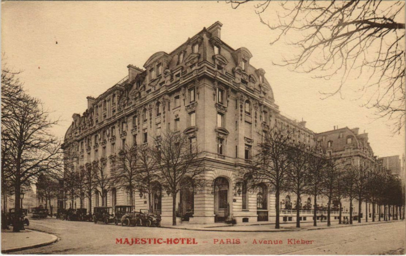 Carte postale ancienne Majestic Hôtel - Avenue Kléber à Paris 16e