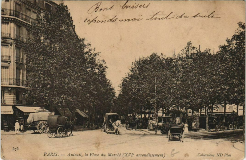 Carte postale ancienne Auteuil - la Place du Marché à Paris 16e