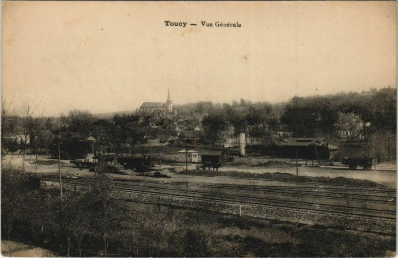 Carte postale ancienne Toucy Vue Generale à Toucy