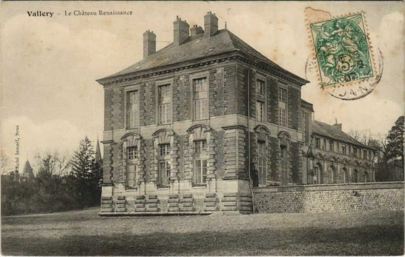 Carte postale ancienne Vallery Le Chateau Renaissance à Vallery
