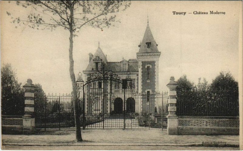 Carte postale ancienne Toucy Chateau Moderne à Toucy