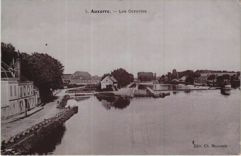 Carte postale ancienne Auxerre Les Ocreries à Auxerre