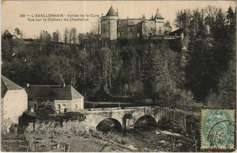 Carte postale ancienne Chastellux Vue sur le Chateau de Chastellux - Vallee de la Cure