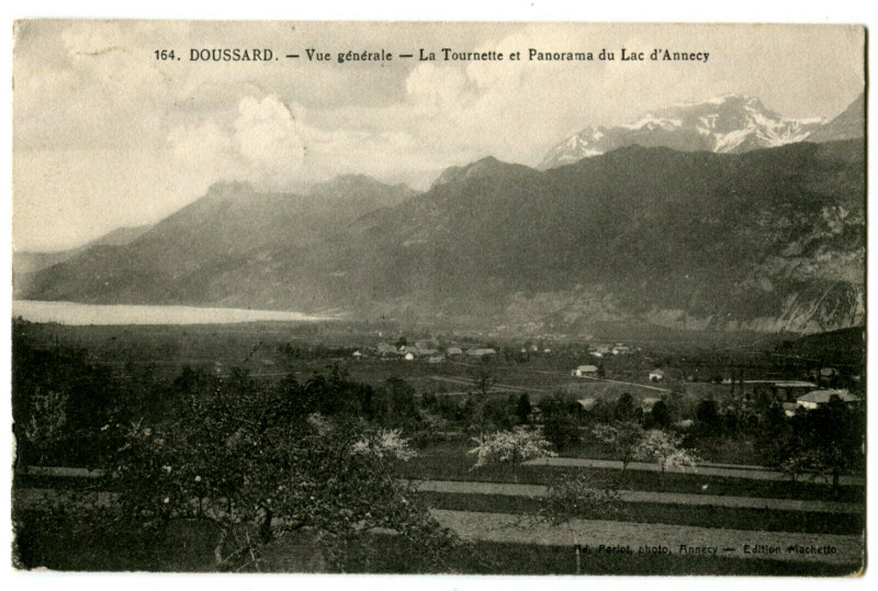 Carte postale ancienne Haute-Savoie Doussard Vue générale La Tournette et Lac d'Annecy à Annecy