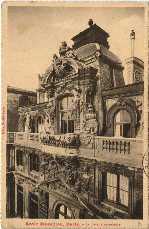 Carte postale ancienne Paris 4e Ecole Massillon facade supérieure à Paris 4e