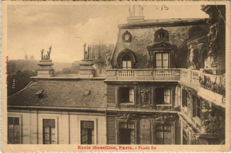 Carte postale ancienne Paris 4e Ecole Massillon facade est à Paris 4e