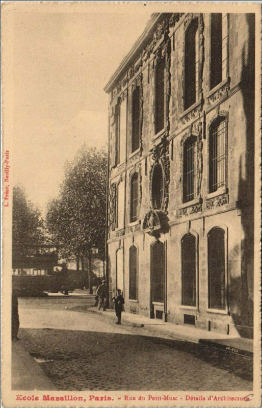 Carte postale ancienne Paris 4e Ecole Massillon Rue du Petit-Musc à Paris 4e