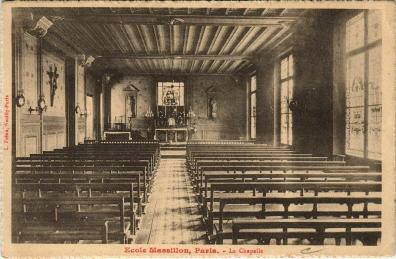 Carte postale ancienne Paris 4e Ecole Massillon la Chapelle à Paris 4e