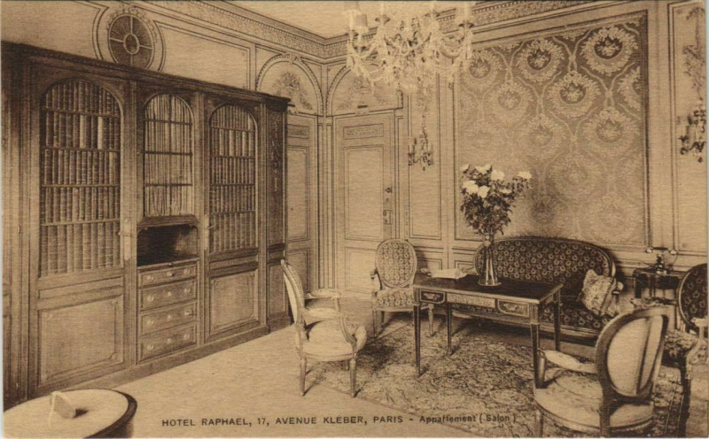 Carte postale ancienne Hôtel Raphael - Avenue Kleber - Appartement (Salon) à Paris 16e