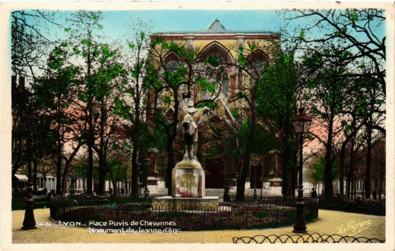 Carte postale ancienne Lyon Place Puvis de Chavannes Monumet de Jeanne d'Arc à Lyon