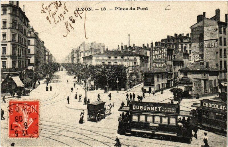Carte postale ancienne Lyon Place du Pont à Lyon